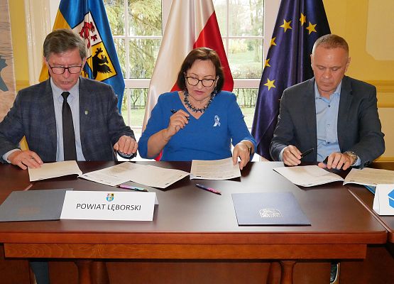 Podpisanie umowy na realizację