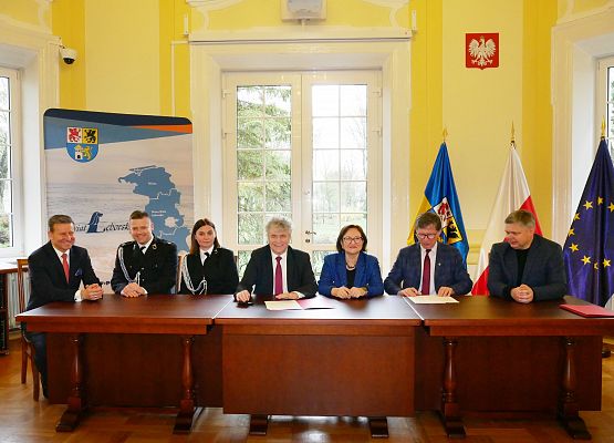 Podpisanie umowy na zakup