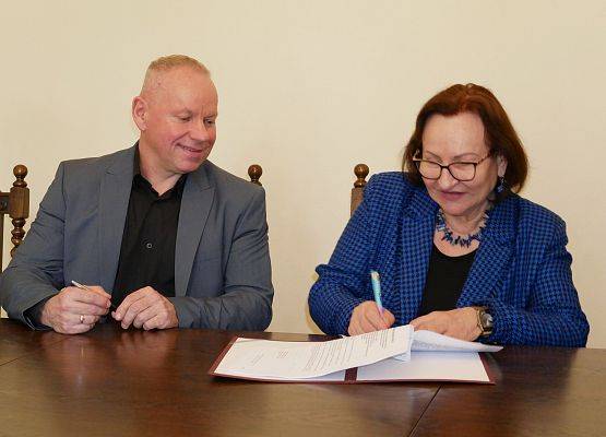 Podpisanie umowy na finansowe