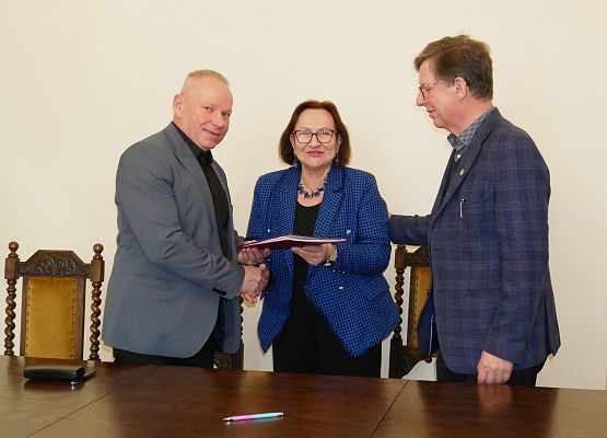 Podpisanie umowy na finansowe