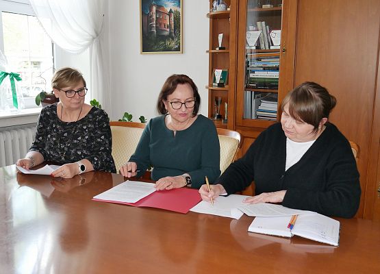 Podpisanie umowy w zakresie