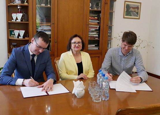 Podpisanie umowy na wykonanie