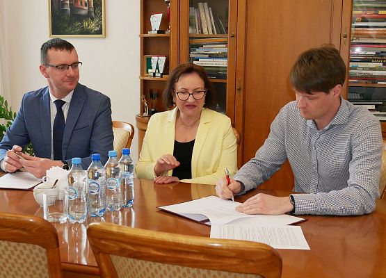 Podpisanie umowy na wykonanie