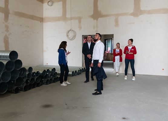 Odwiedziny starostów na placuy