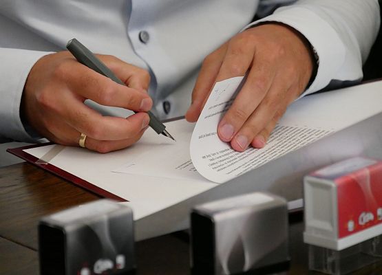 Podpisanie umowy na przebudowę