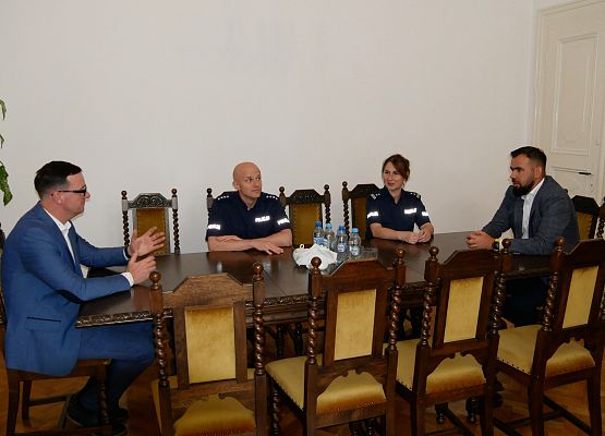 Przekazanie policjantom