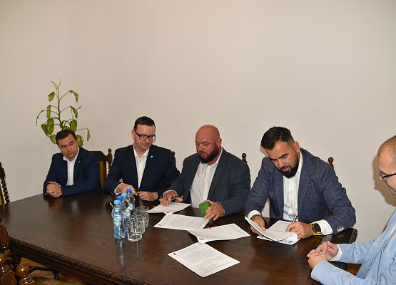 Podpisanie umowy z wykonawcą