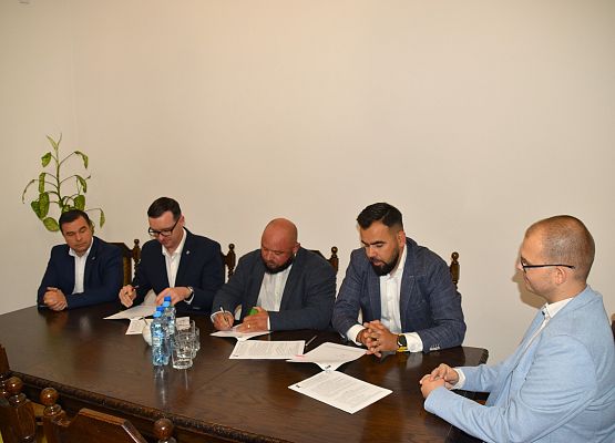 Podpisanie umowy z wykonawcą