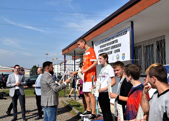 Wręczanie dyplomów zwycięzcom