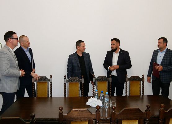 Podpisanie umów na inwestycje