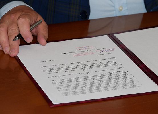 Podpisanie umowy na przebudowę