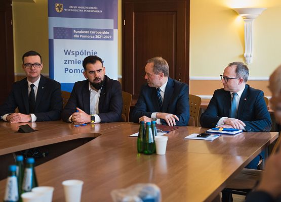 Podpisanie umowy w Urzędzie