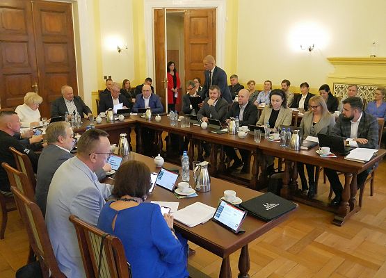 Obrady IX sesji Rady Powiatu