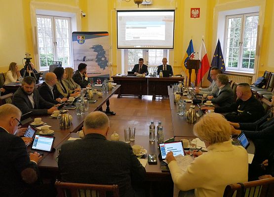 Obrady IX sesji Rady Powiatu