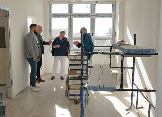 Starosta wizytuje postęp prac