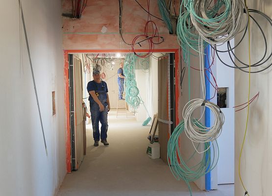 Starosta wizytuje postęp prac