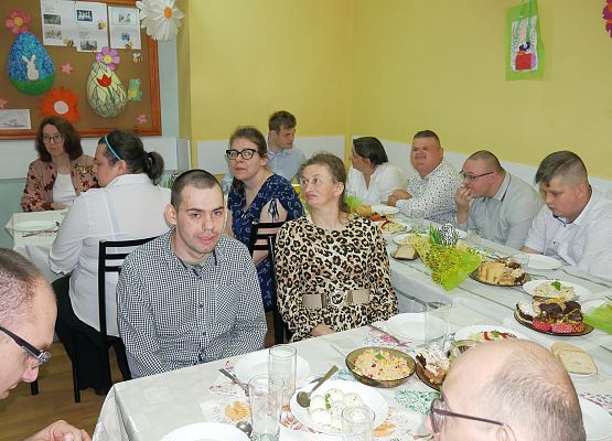 Wielkanocne śniadanie w