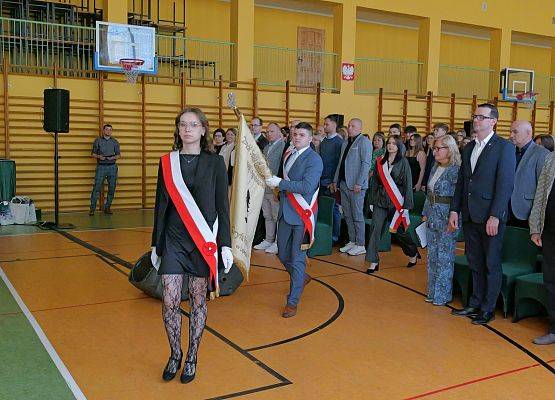 Pożegnanie absolwentów w