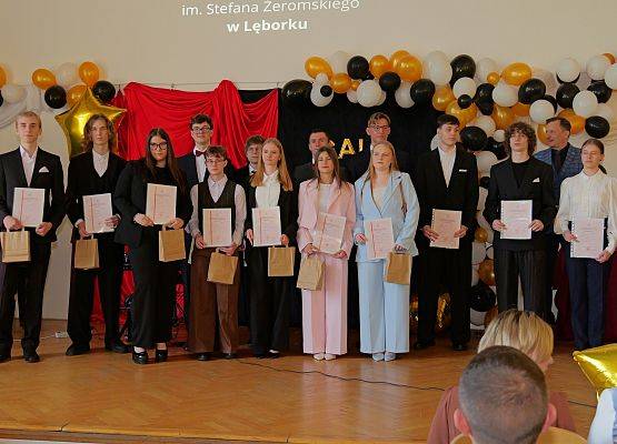Pożegnanie absolwentów w LO 1