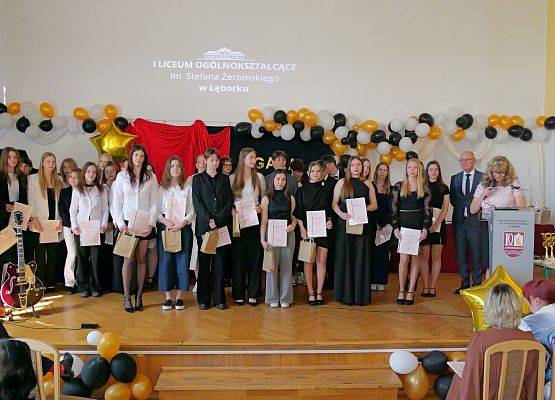 Pożegnanie absolwentów w LO 1