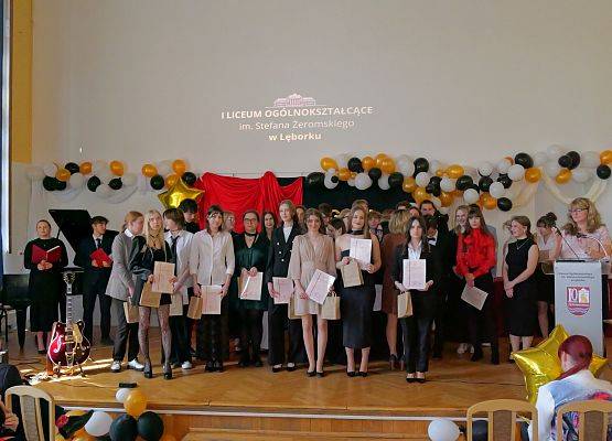 Pożegnanie absolwentów w LO 1