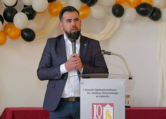 Pożegnanie absolwentów w LO 1