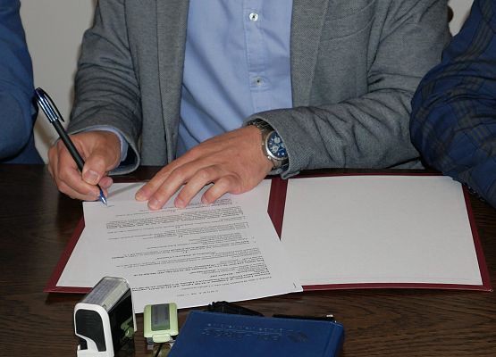 Podpisanie umowy na przebudowę