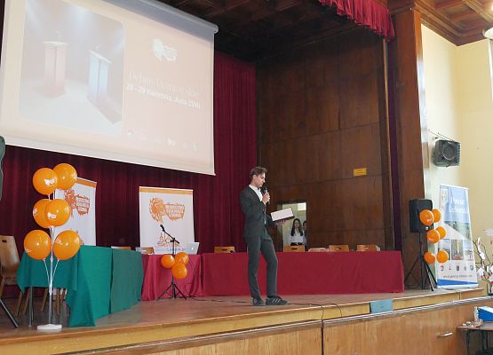 Młodzieżowe debaty