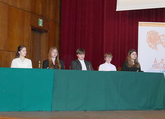 Młodzieżowe debaty