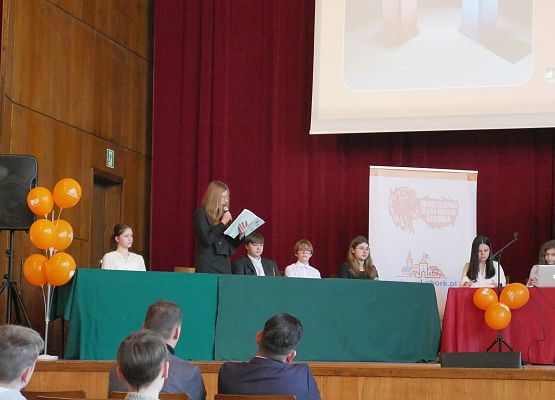 Młodzieżowe debaty