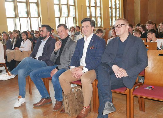 Młodzieżowe debaty