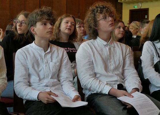 Młodzieżowe debaty