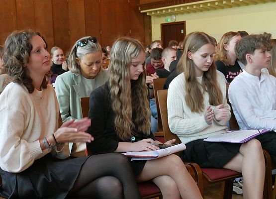 Młodzieżowe debaty