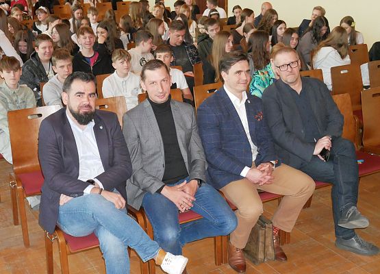 Młodzieżowe debaty