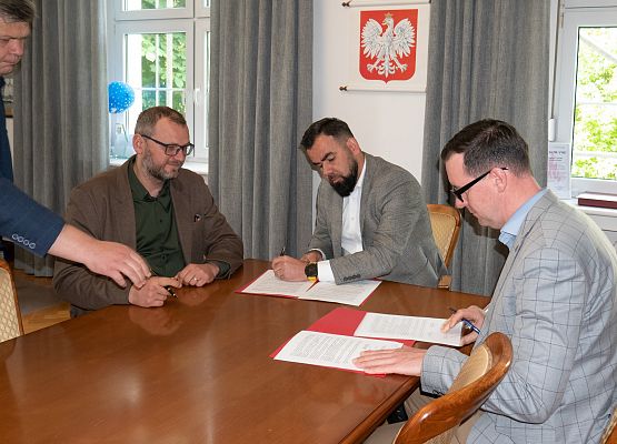 Podpisanie porozumienia w