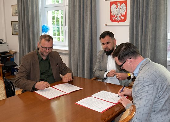 Podpisanie porozumienia w