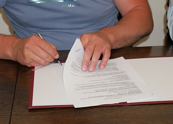 Podpisanie umowy na budowę