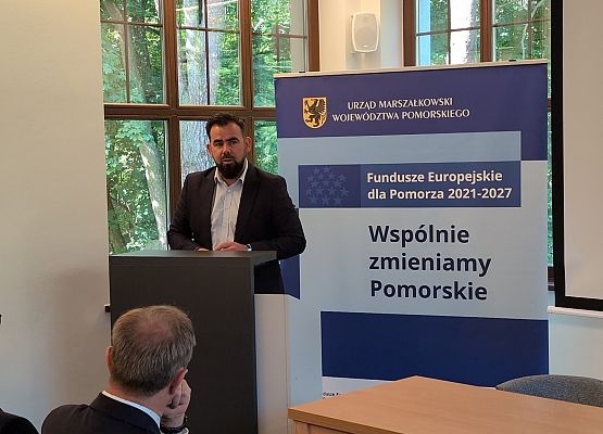 Podpisanie umowy w ramach MOF