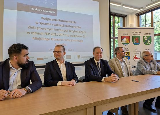 Podpisanie umowy w ramach MOF