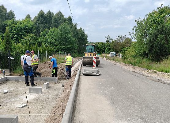 Prace przy przebudowie ul.