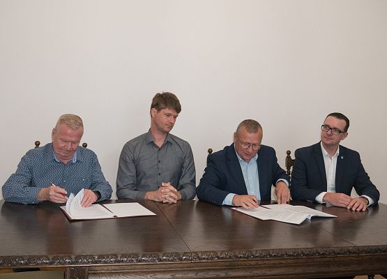 Podpisanie umowy na wykonanie