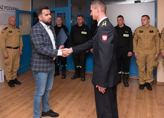 Starosta wyróżnił strażaków