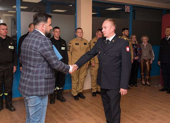 Starosta wyróżnił strażaków