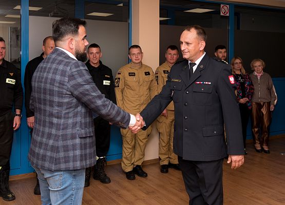 Starosta wyróżnił strażaków