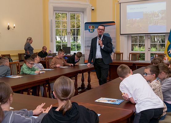 Młodzi mieszkańcy powiatu z