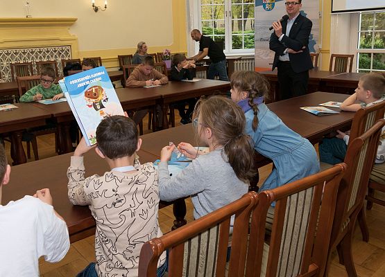 Młodzi mieszkańcy powiatu z