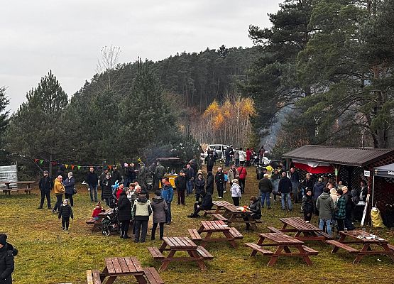 Militarny piknik na Saharze w