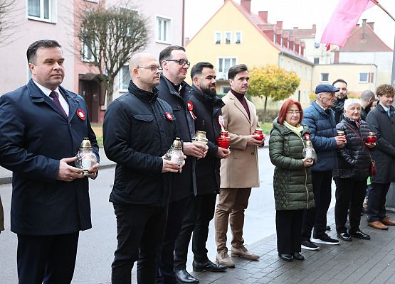 Uroczystość pod tablicą