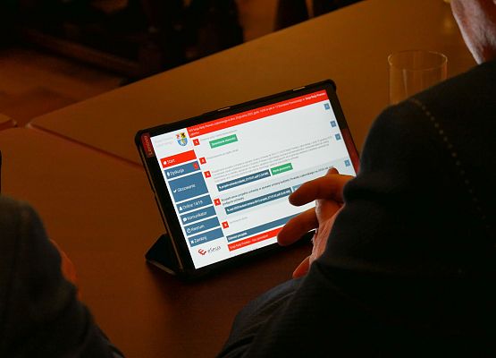 Obrady nadzwyczajnej sesji