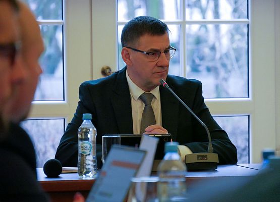 Obrady nadzwyczajnej sesji